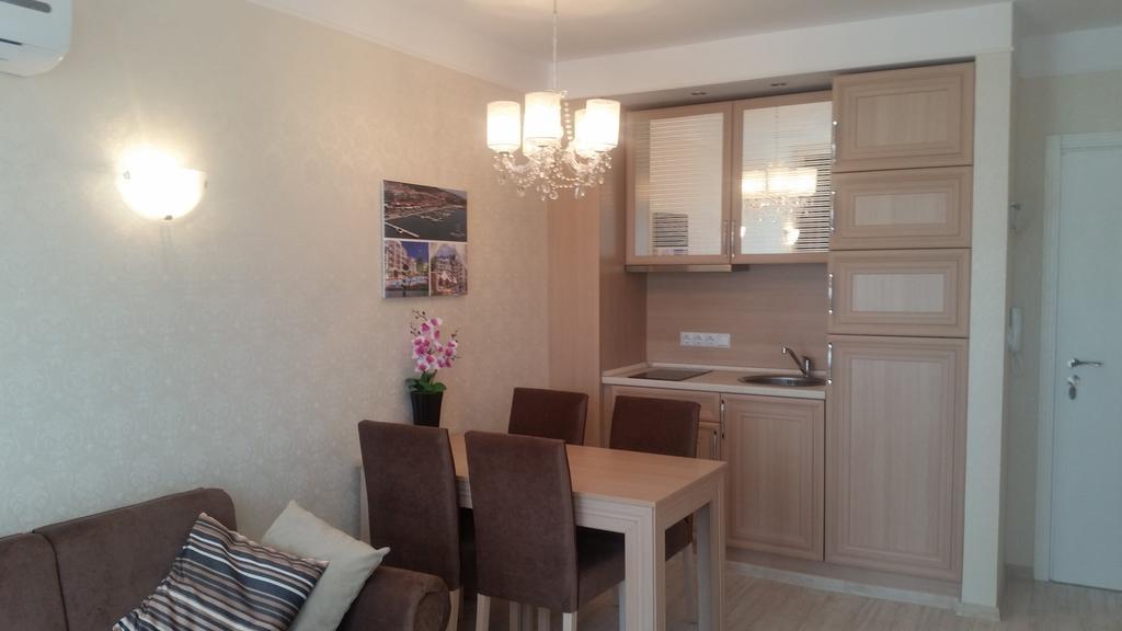 Harmony Suites Apartment Sveti Vlas Esterno foto